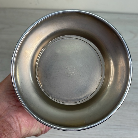 Vintage Keystone Wear Chrome Plated With Red Bakelite Handle Cocktail Shaker - Picture 6 of 13